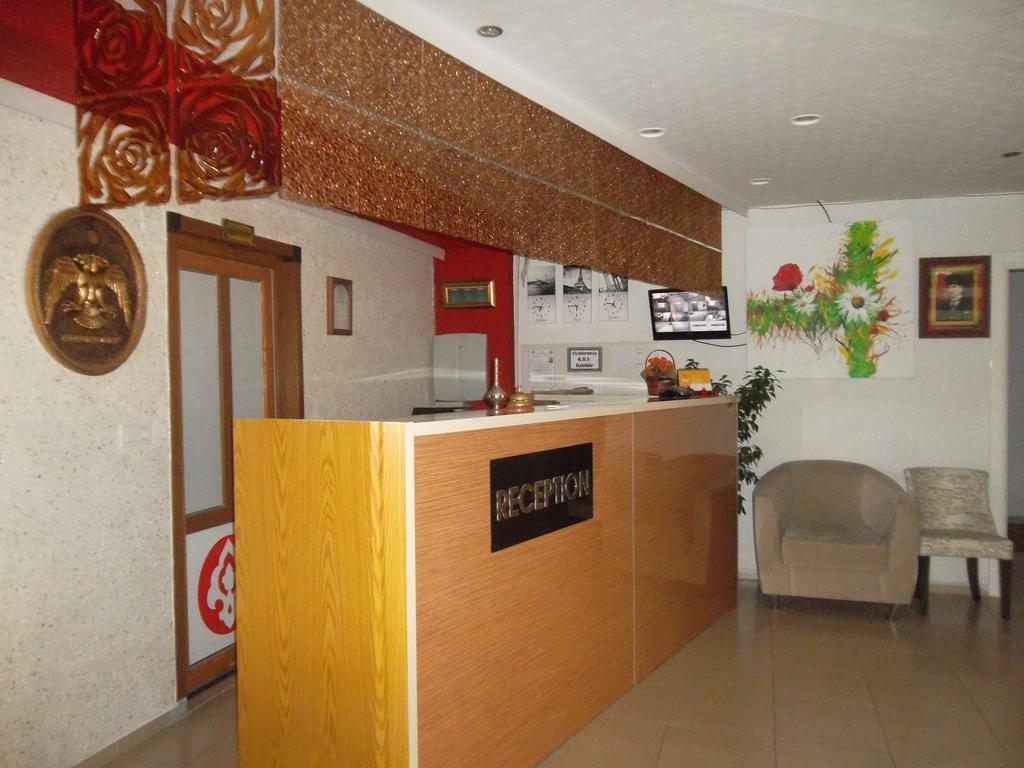 Konak Hotel Mut エクステリア 写真