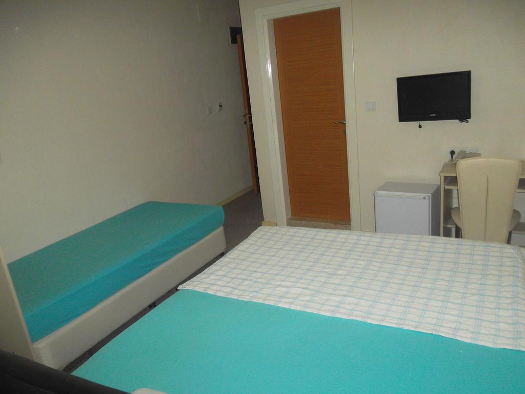 Konak Hotel Mut エクステリア 写真
