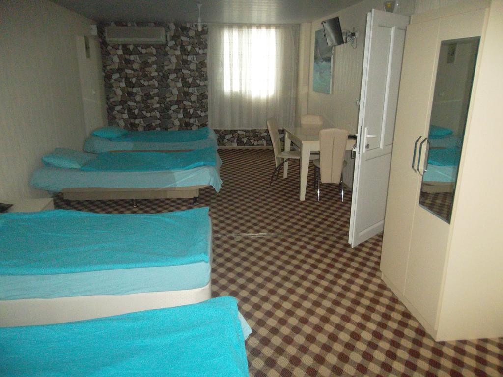 Konak Hotel Mut エクステリア 写真