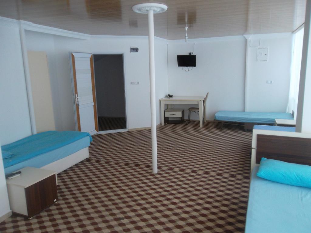 Konak Hotel Mut エクステリア 写真