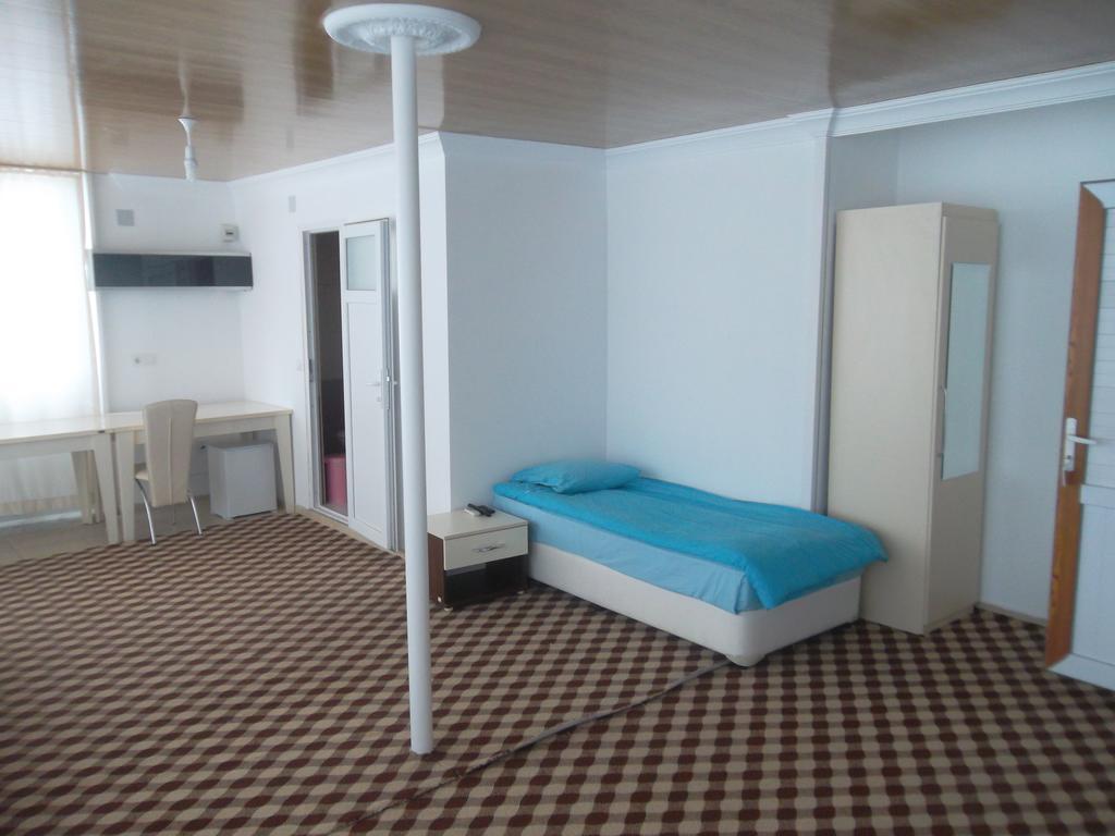 Konak Hotel Mut エクステリア 写真